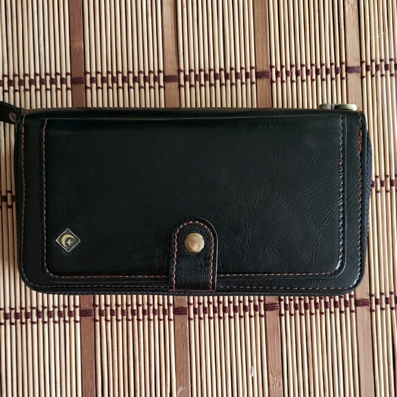 palo Handbags - Pola Leather Wallet with Snap Closure
